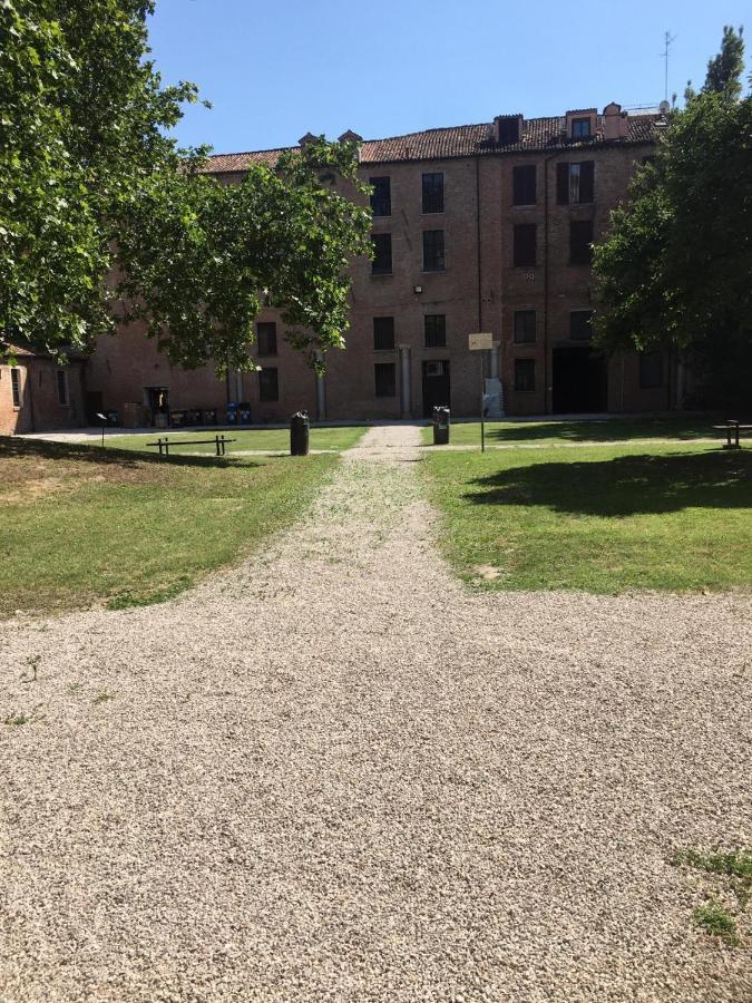 Casa Duchesse Al Castello Apartment Ferrara Exterior photo